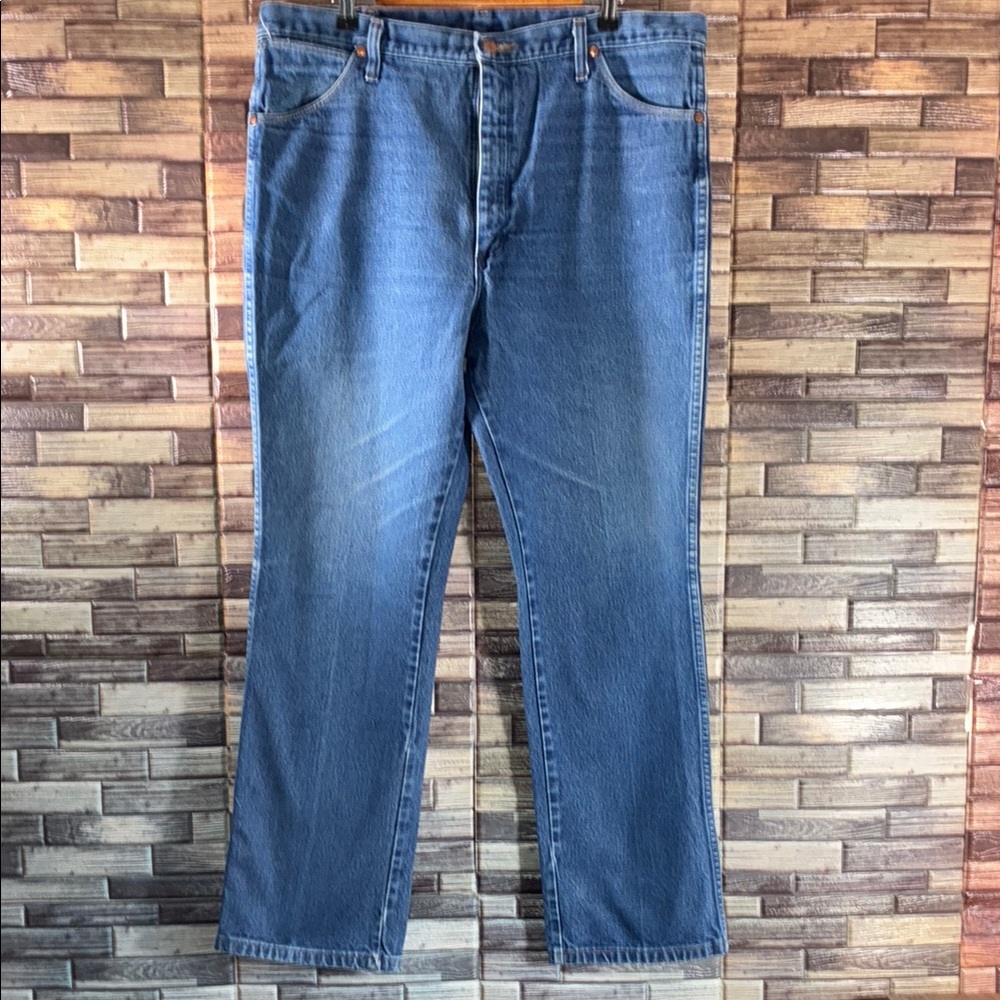 EUC Wrangler Blue Cowboy Cut Jeans Classic Comfort Mens 40x32